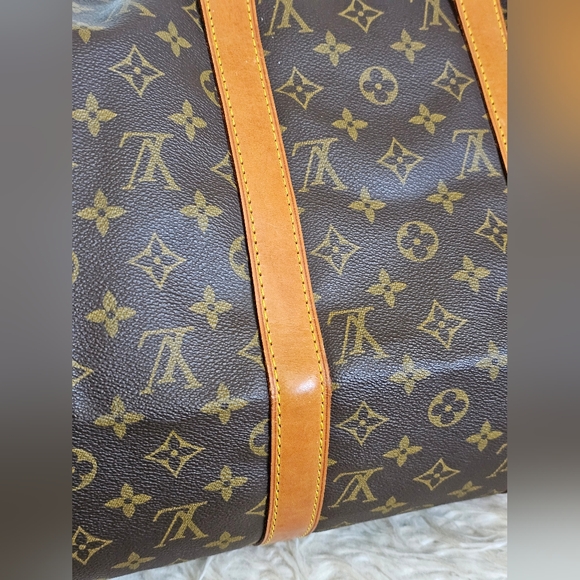 Updated Photos!! Louis Vuitton Brown Monogram Keepall 50 - Picture 12 of 17